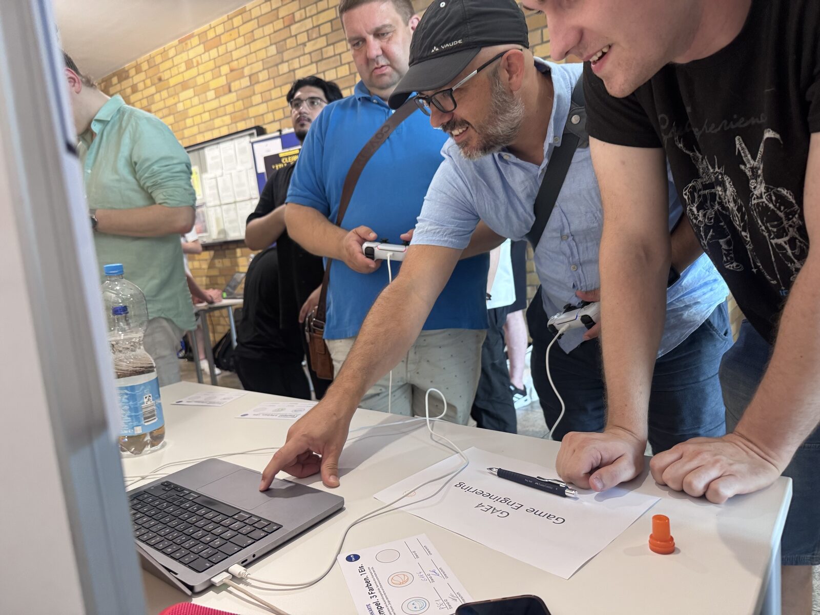 Hands-on at the Game Engineering stands: most games were played with a controller.